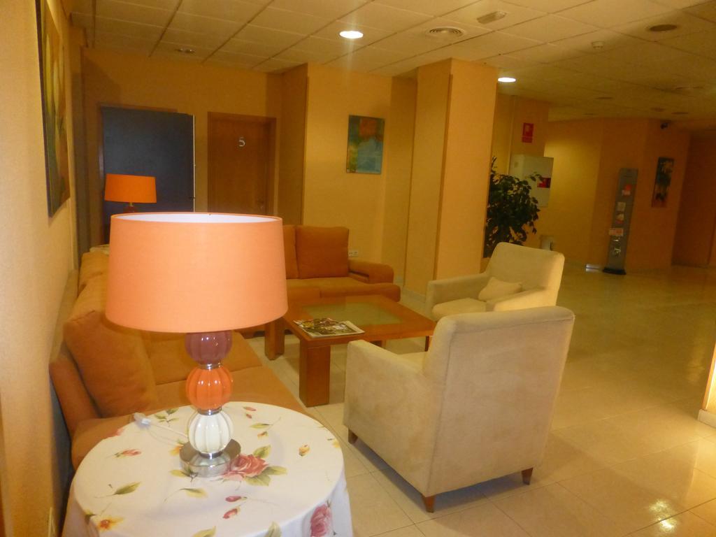 Hostal El Val Alcalá de Henares Eksteriør bilde