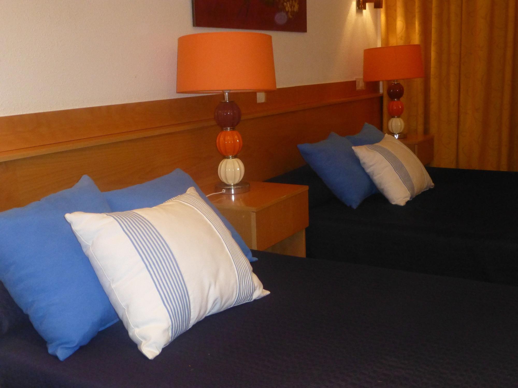 Hostal El Val Alcalá de Henares Eksteriør bilde