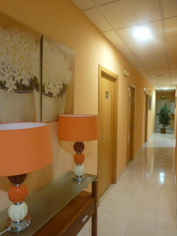 Hostal El Val Alcalá de Henares Eksteriør bilde