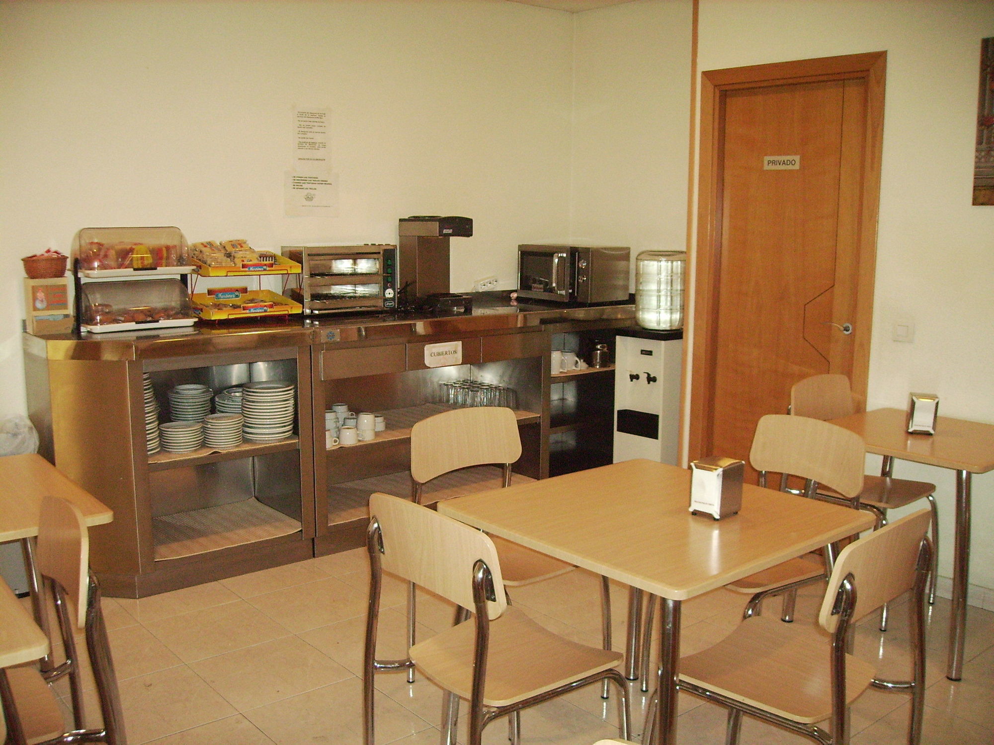 Hostal El Val Alcalá de Henares Restaurant bilde